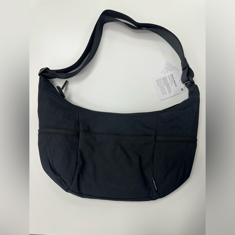 LuluLemon Slouchy Sling Bag 6L in Black - Picture 2 of 7